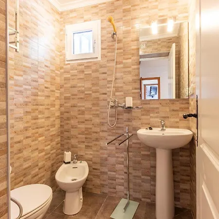 2 Bedroom Lovely In *