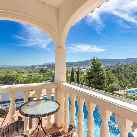2 Bedroom Lovely In Holiday home
