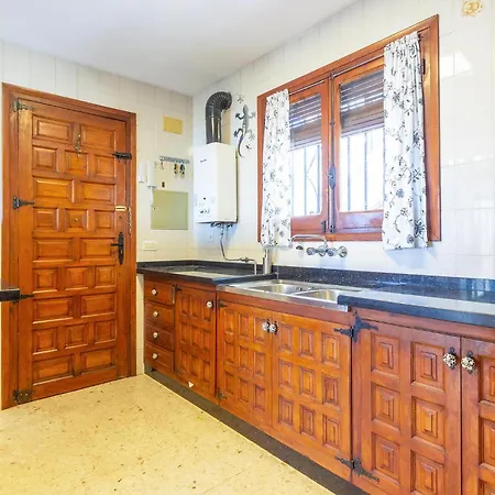 2 Bedroom Lovely In *